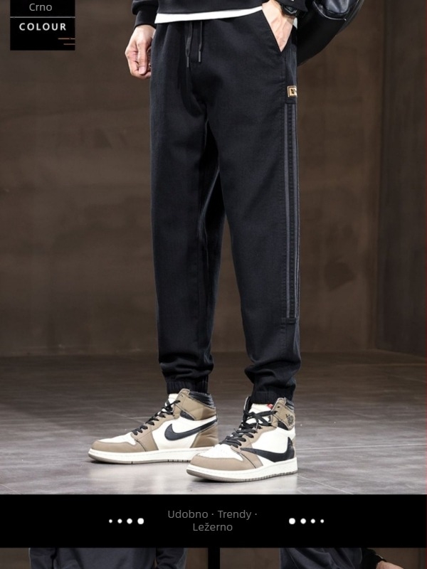 Muške traperice s fleis podstavom, opuštenog kroja, do gležnja, srednji pojas, vezanje šnrom.