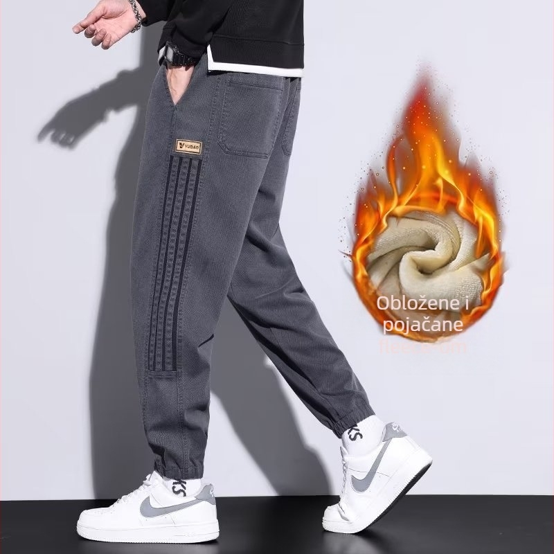 Muške traperice s fleis podstavom, opuštenog kroja, do gležnja, srednji pojas, vezanje šnrom.