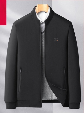 Muško zimsko jakna s visokim ovratnikom, fleec podstava, poliester, džepovi sa zipom, kopčanje na jedno kopčanje