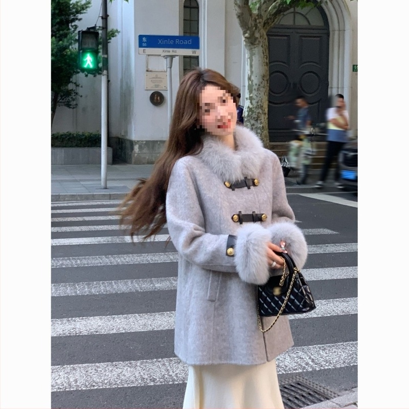 Ženski kaput s imitacijom lisice krzna, Corduroy tkanina, pamuk podstava, srednja duljina, sadržaj lisice ispod 30%