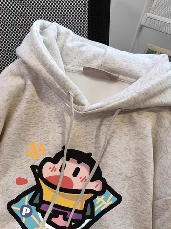 Hoodie od flisa s kapuljom | cartoon otisak | džepovi s patch | opušten kroj | poliester 96%+