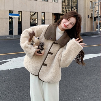 Ženski reverzibilni kaput od ovčje vune sa krznom, slobodan kroj, ovratnik rever, rukav 3/4, poliester 95%+