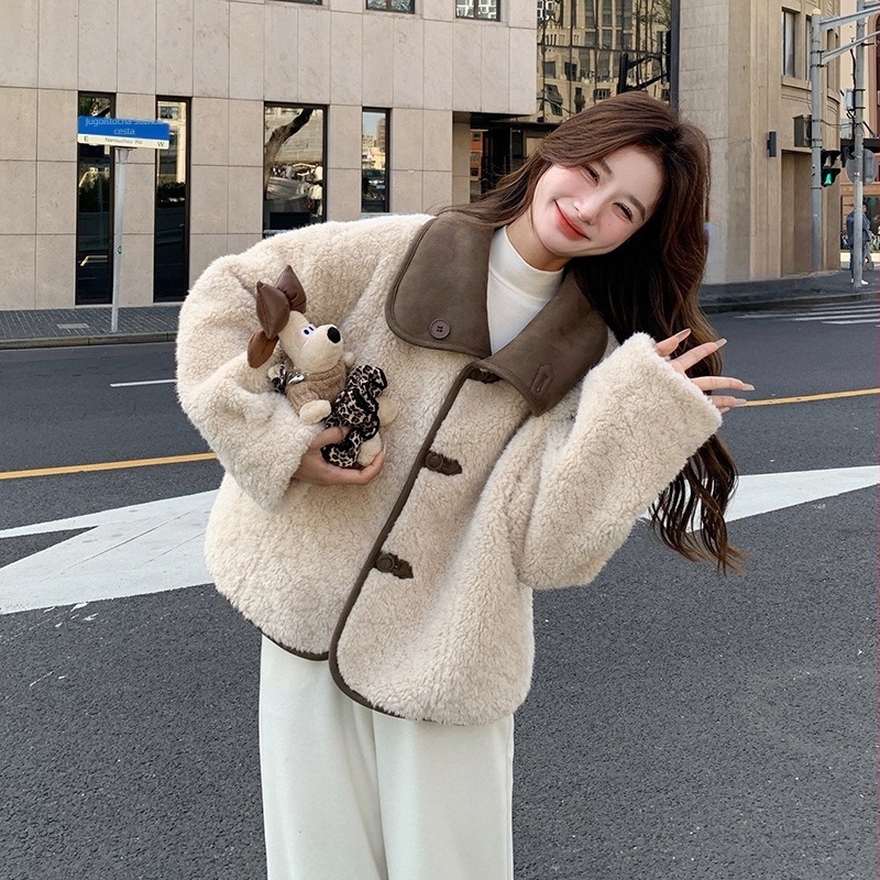 Ženski reverzibilni kaput od ovčje vune sa krznom, slobodan kroj, ovratnik rever, rukav 3/4, poliester 95%+