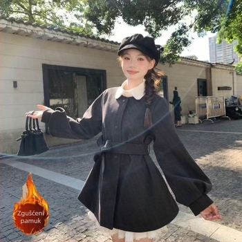 Ženski kratki kaput od kože kozje kože i poliestera, lampion rukavi, bez ovratnika, jednoredno kopčanje, zima 2025