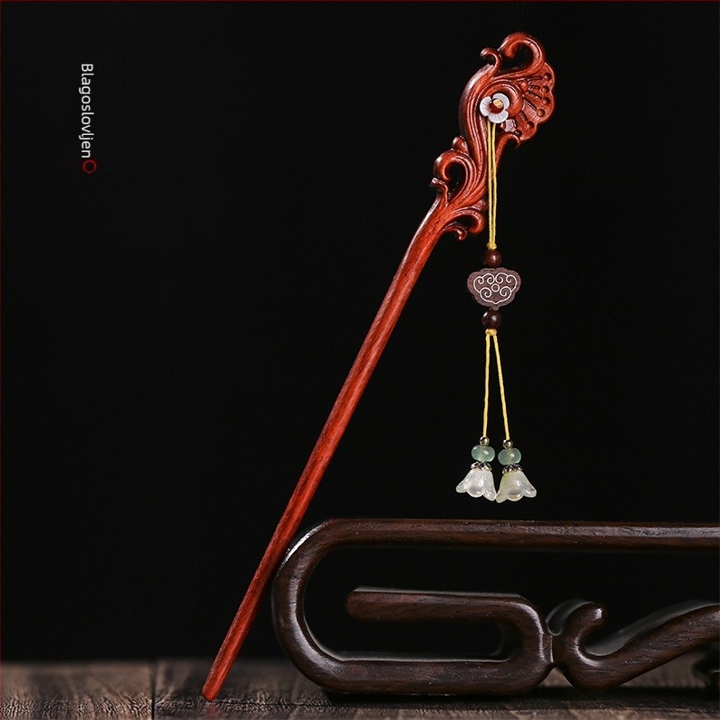 Hajtć za kosu od palisandra, retro stil; Materijal: Lobular red sandalwood; SKU: 6234750; Katalog: Ljeto 2021