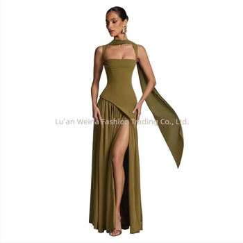 Večernja haljina od poliestera, dugačka, bez rukava, s izrezom tubusnog tipa