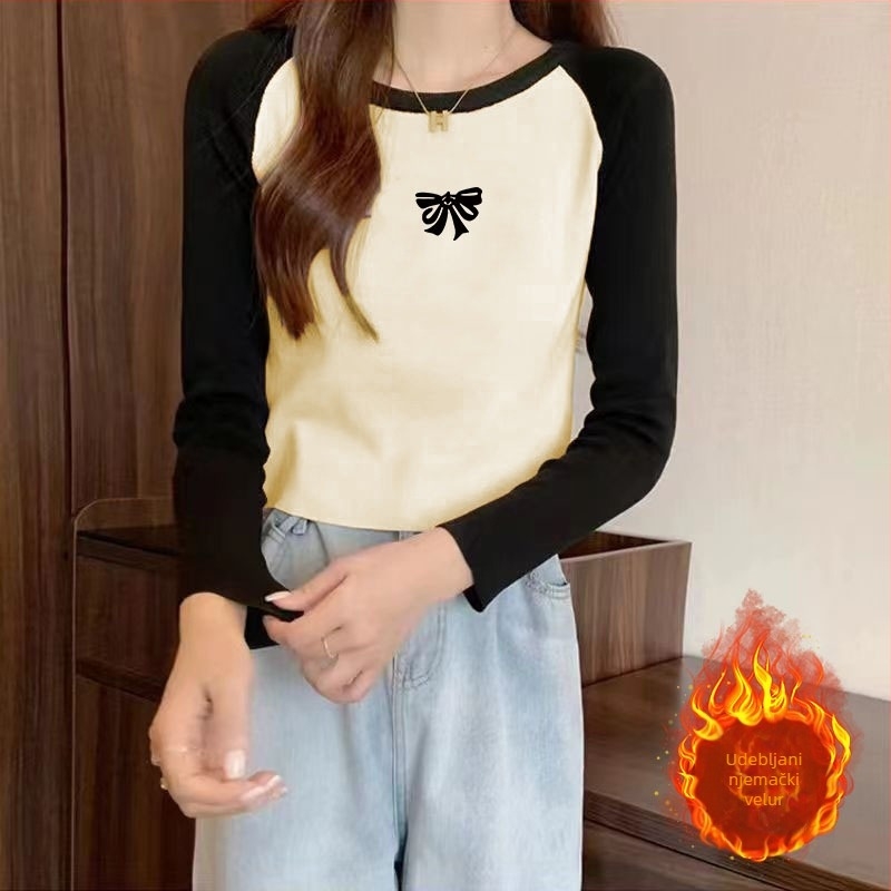 Dvostrano velur print slim-fit top s dugim rukavima i okruglim izrezom; poliester velur 50–70% glavni i sekundarni