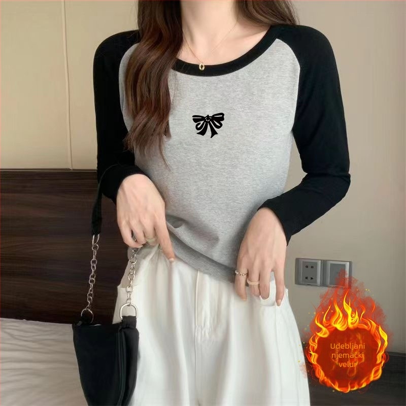 Dvostrano velur print slim-fit top s dugim rukavima i okruglim izrezom; poliester velur 50–70% glavni i sekundarni