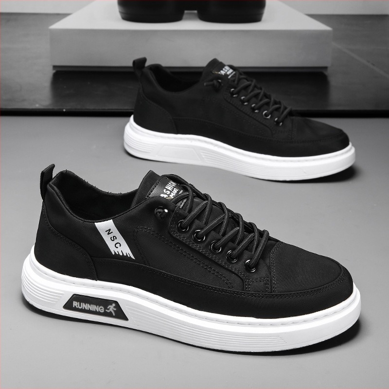 Muške platnene slip-on tenisice s mrežastom unutrašnjošću, okrugli vrh, gornji dio od platna, plastična potplata