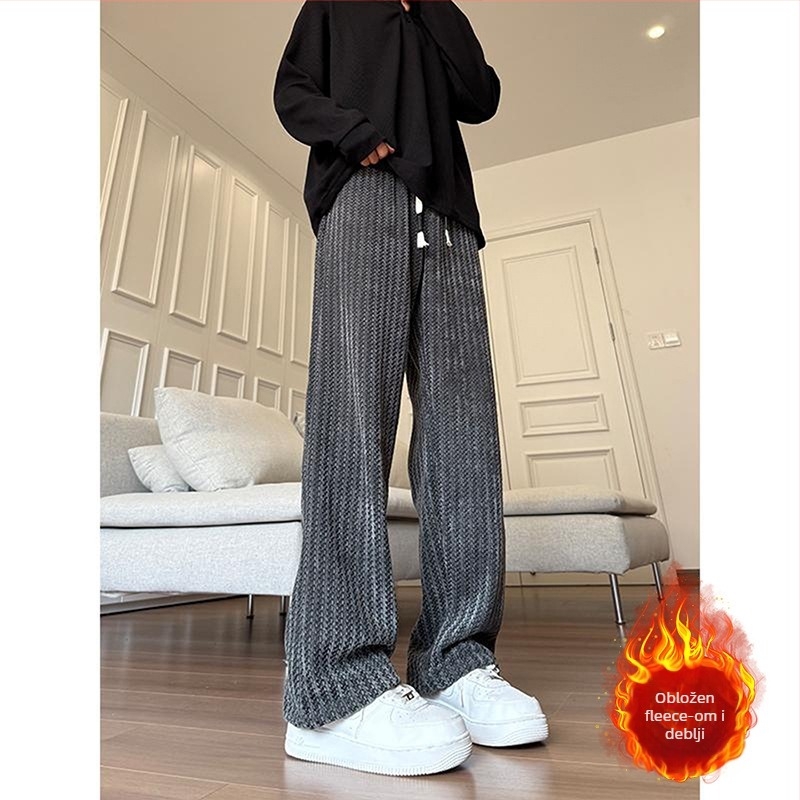 Casual sports hlače, fleece podstava, gusta pletena poliester tkanina, labav kroj s ravnim krojem, vezica za vezivanje i pojas.
