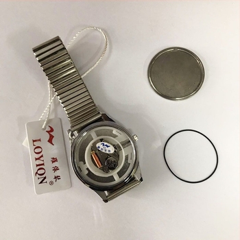 Sat s kvarcnim mehanizmom 2035, brojčanik s arapskim brojkama, nehrđajući čelik remen, kućište od legure, vodootpornost 10 m