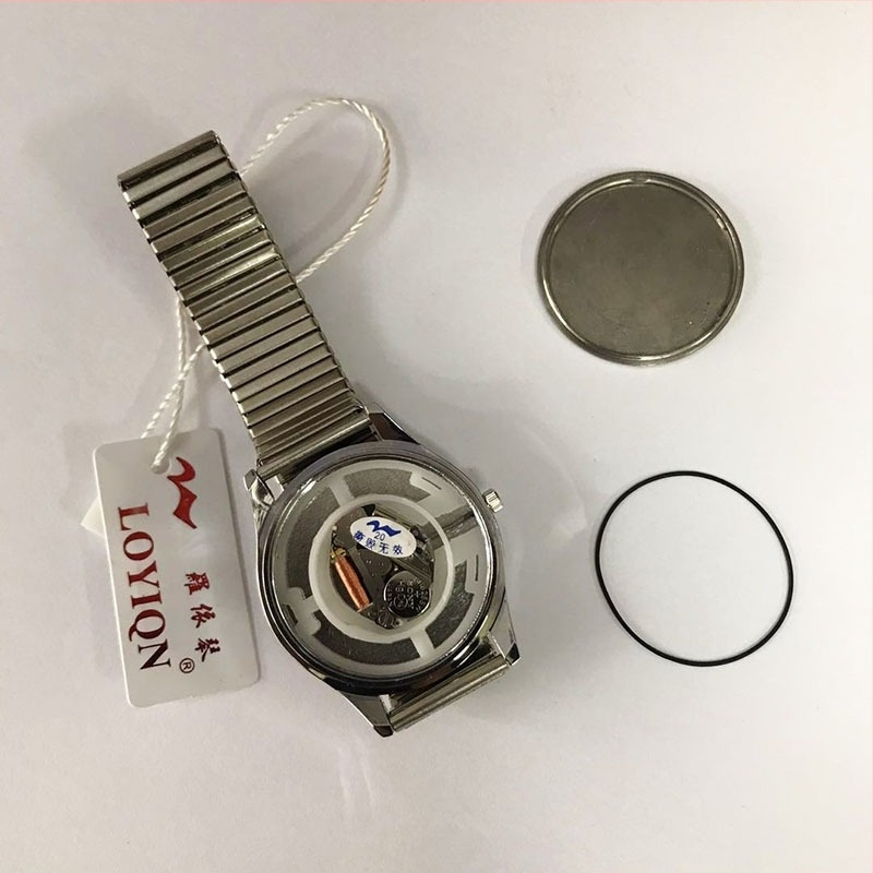 Sat s kvarcnim mehanizmom 2035, brojčanik s arapskim brojkama, nehrđajući čelik remen, kućište od legure, vodootpornost 10 m