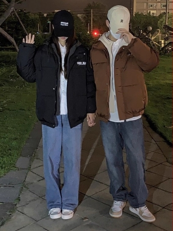 Pamučni kaput s kapuljom, srednje duljine, opuštenog kroja, zatvarač, debeli izolacijski sloj za zimu