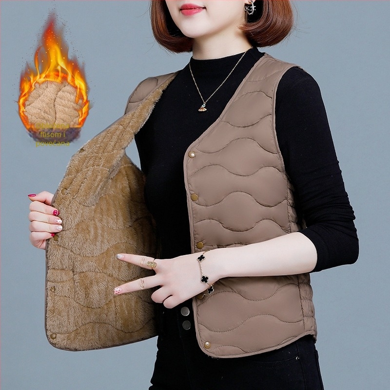 Ženska vest s pamuk punjenjem; poliester tkanina; prugasti/karirani uzorak; okrugli ovratnik; kopčanje s kopčama