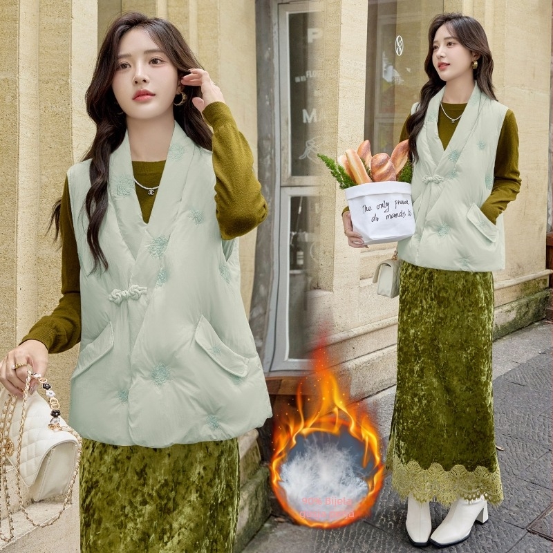 Down prsluk s V izrezom, punilo od bijelog patka, 86–90% udjela perja, 51–100 g punjenja, slobodan kroj