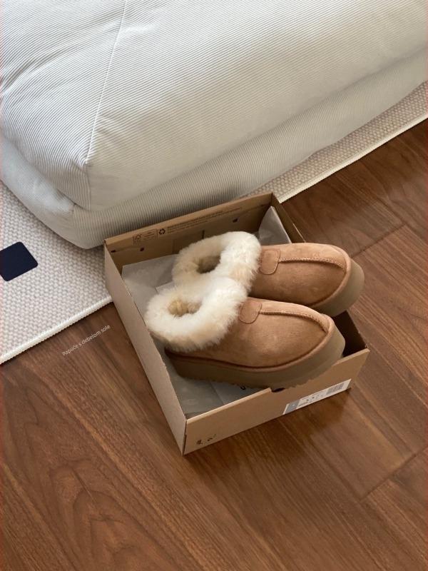 Ženske čizme za snijeg s debelom potplatom i platformom, gornji dio od krznenog materijala, unutarnja ovčja vuna, EVA potplat, niski dizajn slip-on, platforma 3,5 cm