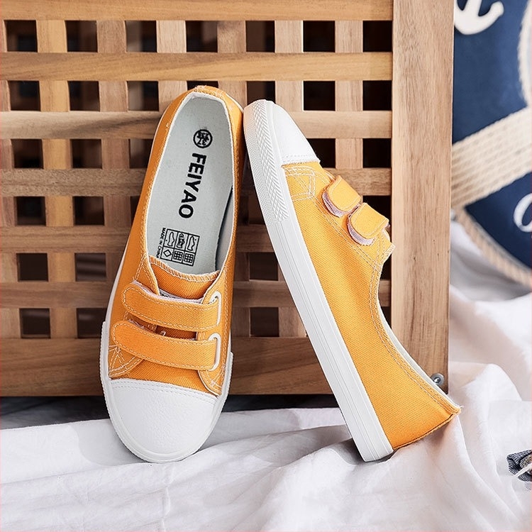 Platnene tenisice s Velcro zatvaračem, s niskim gornjim dijelom, prozračnom podlogom, vulkaniziranom gumom, za žene