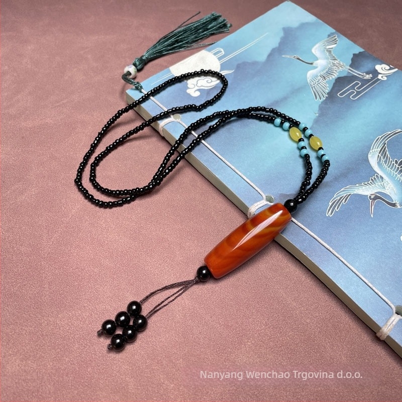 Prirodni ahat geometrijski privjesak, polirani završni sloj, čistoća Vs