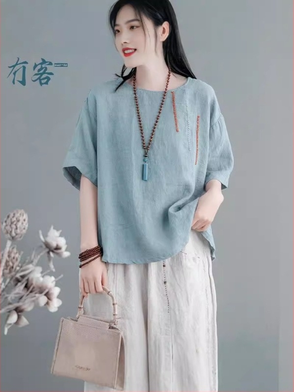 Vezeni T-majica od pamuka i lana, okrugli izrez, kratki rukavi, udoban kroj, jednobojna boja, Ljeto 2024