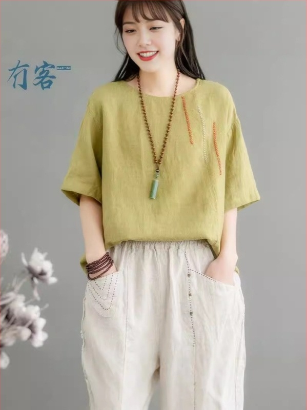 Vezeni T-majica od pamuka i lana, okrugli izrez, kratki rukavi, udoban kroj, jednobojna boja, Ljeto 2024