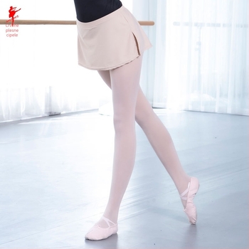 Moderna plesno odijevanje za odrasle žene – pogodna za balet, latino, folklor i društvene plesove; Materijal: mješavina kemijskih vlakana s 90% spandeksa; Podstava: mješavina kemijskih vlakana s 90% spandeksa