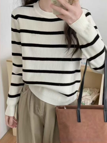 Slobodno krojeni pleteni džemper s okruglim izrezom i dugim rukavima, mješavina icy silk-spandeks, 3D uzorak