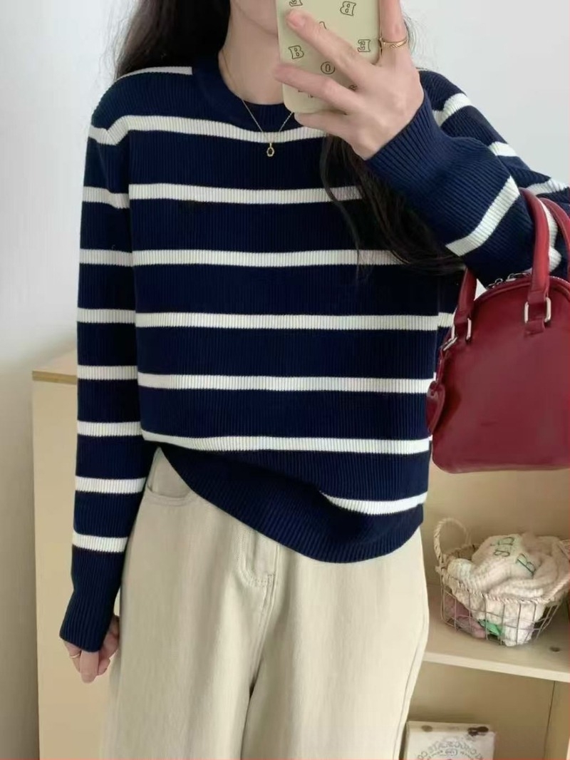 Slobodno krojeni pleteni džemper s okruglim izrezom i dugim rukavima, mješavina icy silk-spandeks, 3D uzorak