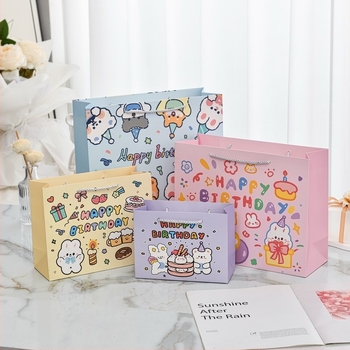 Torba za poklon od kraft papira s slatkim crt ićem zeka dizajnom, tiska filmskim postupkom, crtani stil, pogodna za darove na sajmu, bez logotipa