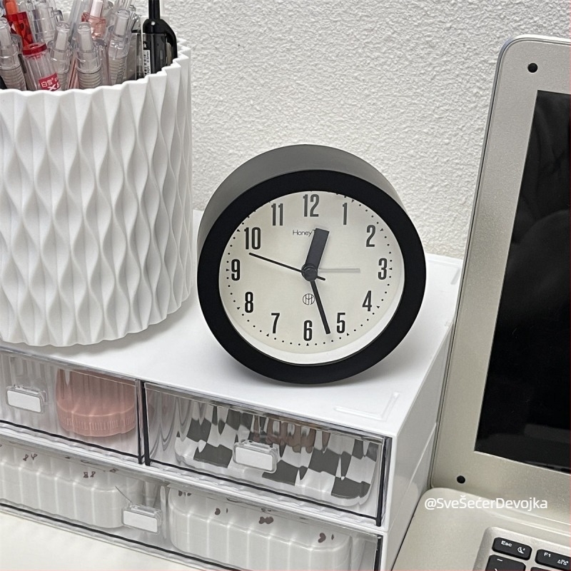 Unique stolni sat, jednostranični zaslon, napajanje suhom baterijom, brojčanik od smole, kućište od MDF+PVC, jednostavan i moderan stil