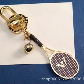 Privjesak za ključeve – badminton raketa i pernata lopta, metal, OL stil, br. 16