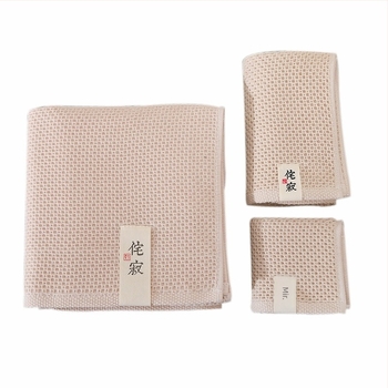 Kupaći ručnik od dugovječne pamuka, waffle struktura s ćelijama, apsorban i mekan, težina 300–400 g, 32 niti