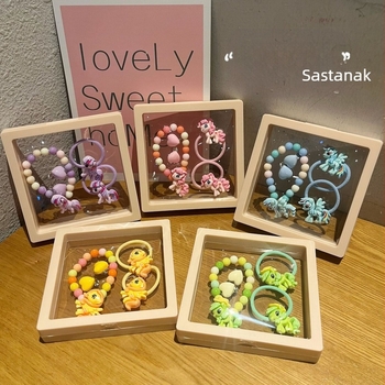 Set nakita za djecu: narukvica i naušnice s likovima crtanih likova — materijal: plastika/smola; ručna izrada; originalni dizajn; oblik: crtani likovi