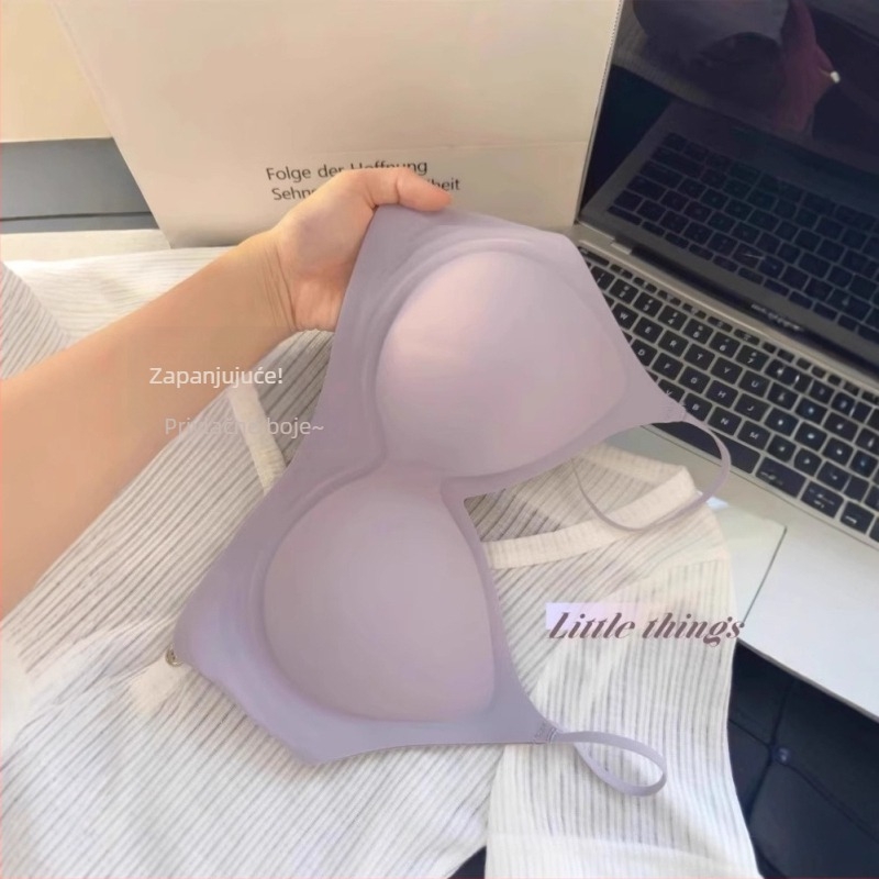 Bešavni najlonski push-up grudnjak s prozračnom udobnošću, skupljanje potpore, fiksne dvostruke naramenice, cupa s tankim gornjim dijelom i debljim donjim dijelom, stražnje zatvaranje s tri reda kukica