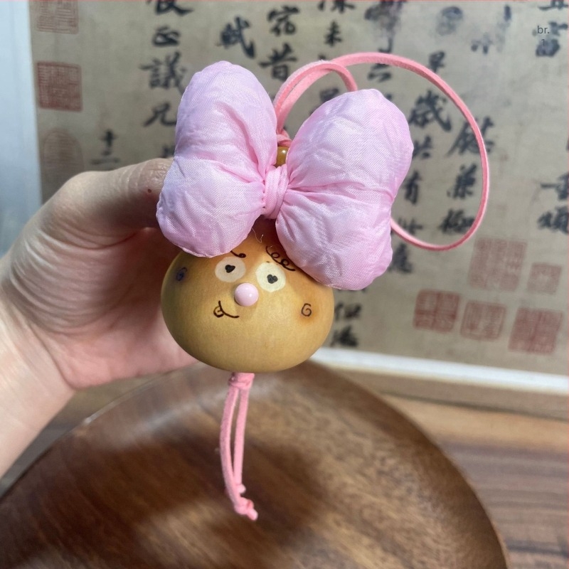 Kljucni lančić u obliku tikve, ručna izrada, originalni dizajn, jesensko izdanje 2025