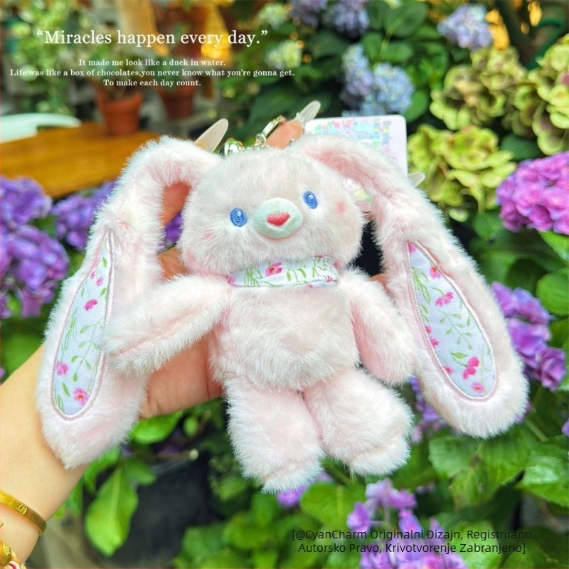 Plišani ključni lanac sa zecom, crtani stil