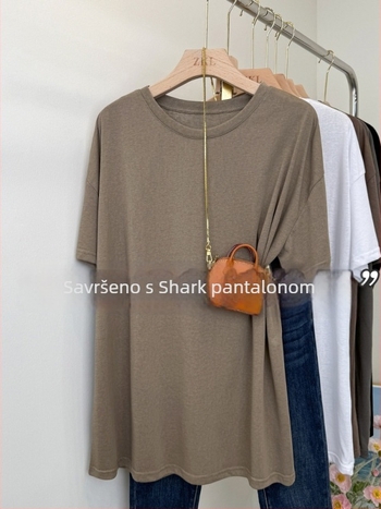 Majica kratkih rukava od pamuka i poliestera (50-70% pamuk, 30-50% poliester); okrugli izrez; kratki rukavi; širok kroj