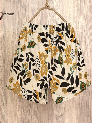 Ženske kratke hlače od pamuka i lana, visokim strukom, tanki materijal, retro stil.