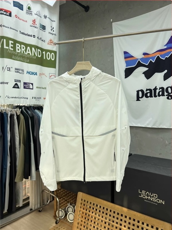 Kapuljačasto outdoor windbreaker s UPF50+ zaštitom od sunca, brzo sušenje, prozračan, lagan poliester