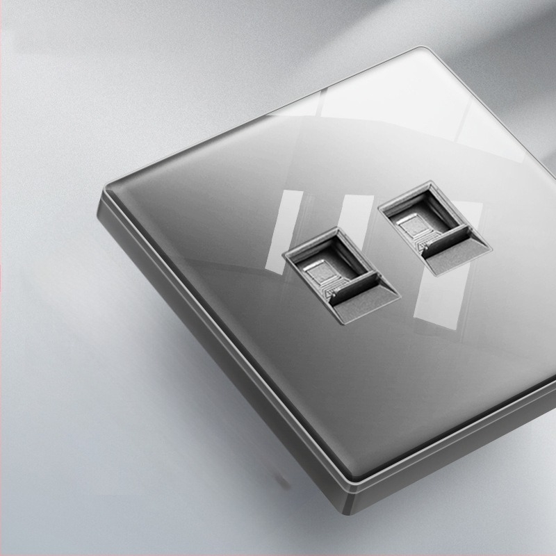 1-žični skriveni USB utičnica s staklom od kaljenog stakla, tip 86, LED, montaža 60×60 mm, kontakti od tin-fosfor bronze