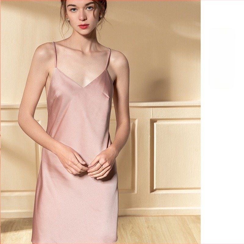 Ženska noćna haljina za proljeće-ljeto, sexy tanki bez rukava s V‑dekolteom, umjetna svila, kućni odjevni predmet (Materijal: Umjetna svila; Glavni sadržaj: 95–100% Poliester; Vrat: V-dekolte; Duljina suknje: Midi; Stil: Napredan)