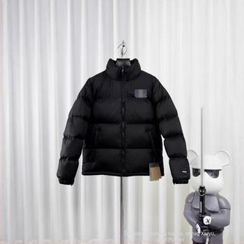 Jakna s kapuljom, ležernog kroja, 50% patka perja, vanjski najlon materijal, prednji zip