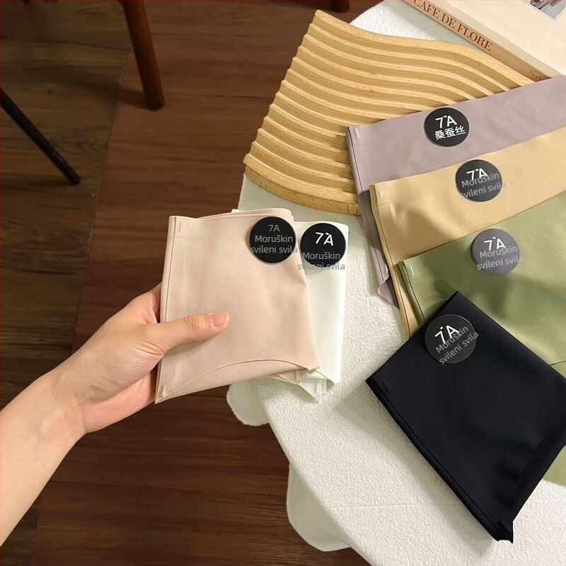 Žensko sportsko donje rublje za jogu s antibakterijskom podlogom od Mulberry svile; glavna tkanina: najlon; vlakna 31–40d; pleteni materijal; srednji pojas; prozračan i nevidljiv ispod odjeće.