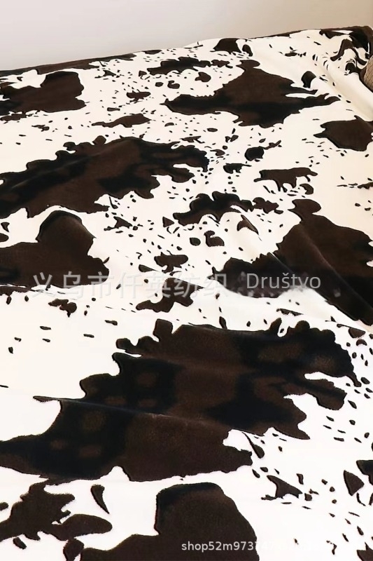 Qian Ying poliester flanel deka s geometrijskim uzorkom, težina 500–799 g, mogućnost prilagođene obrade, pogodna za četiri sezone