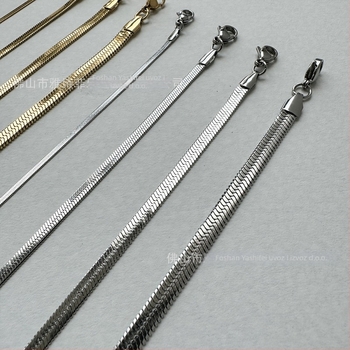 Ogrlica od titan čelika, lanac s oštricom, elektropolirano s 18K zlatom