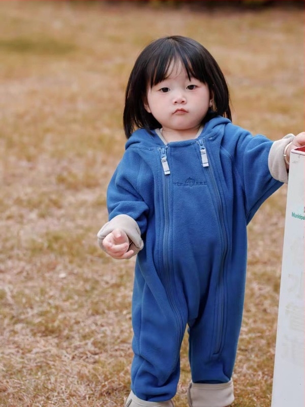 Dječji flis kombinezon s kapuljom, zatvaračem, dugim rukavima, unisex, uzrast 1–3 godina, 100% poliester flis