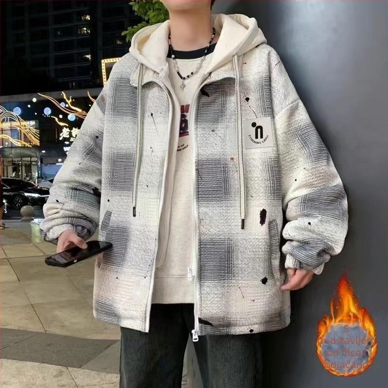 Muško zimsko jakna slobodnog kroja, s fleksem za podstava i punjenjem od pamuka, karirani vuneni materijal, zatvarač na zip, rever, 3D džepovi