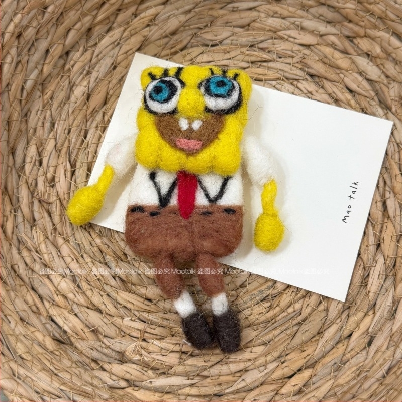 Broš od vunenog filca, ručna izrada, crtani motiv medvjed i dalmatinac, dekorativni dodatak