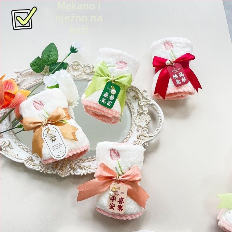 Ručnik s resicama u obliku tulipana – tkani materijal, uvoz, svadbeni dodatak