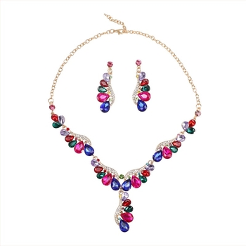 Set nakita: naušnice i ogrlica, legura, umjetni kristal, lančić u obliku slova O, motiv životinje