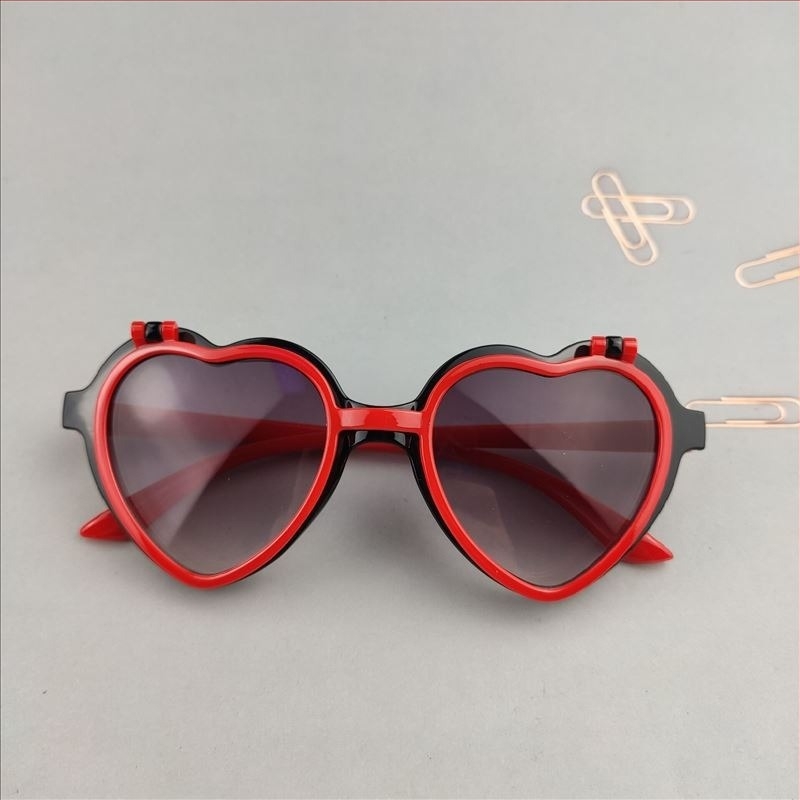 Dječje sunčane naočale s kartičnim srcem i preklopnom dekoracijom, okrugli okvir, UV380 zaštita, leće AC, okvir PC, Kategorija 2